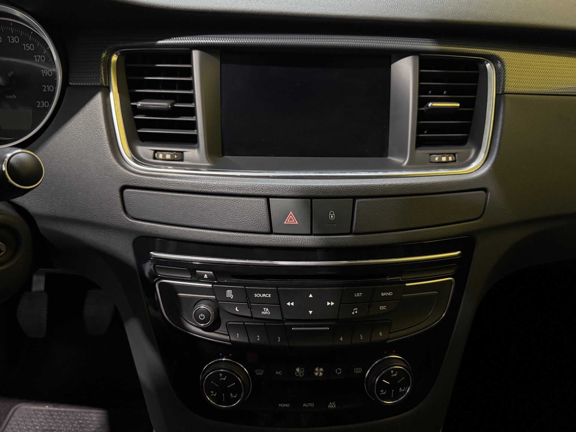 Peugeot 508 SW 2.0 HDI | Imagem 9