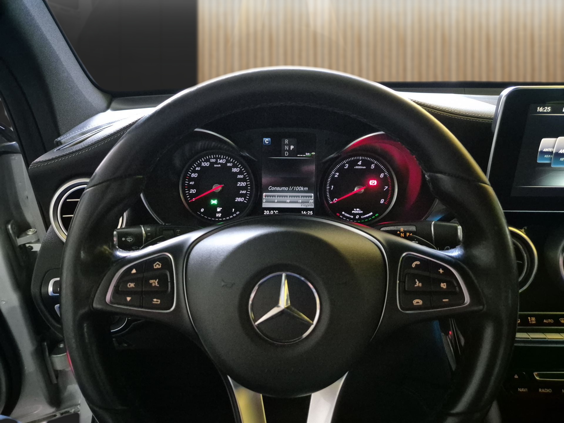 Mercedes-Benz GLC 350e 4matic 2.0 PHEV | Imagem 8